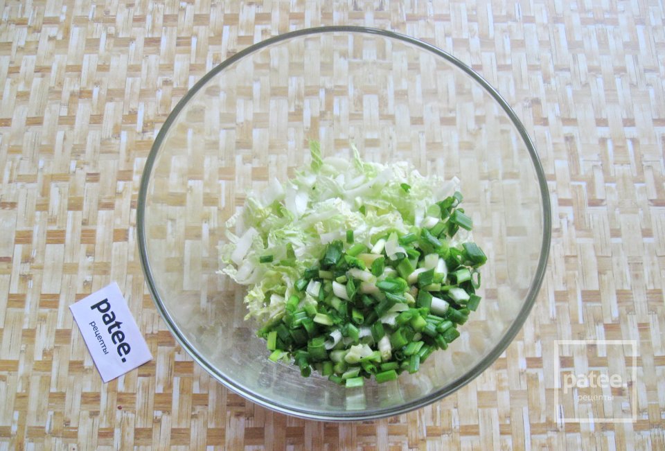 Салат с пекинской капустой и огурцами - Шаг 3