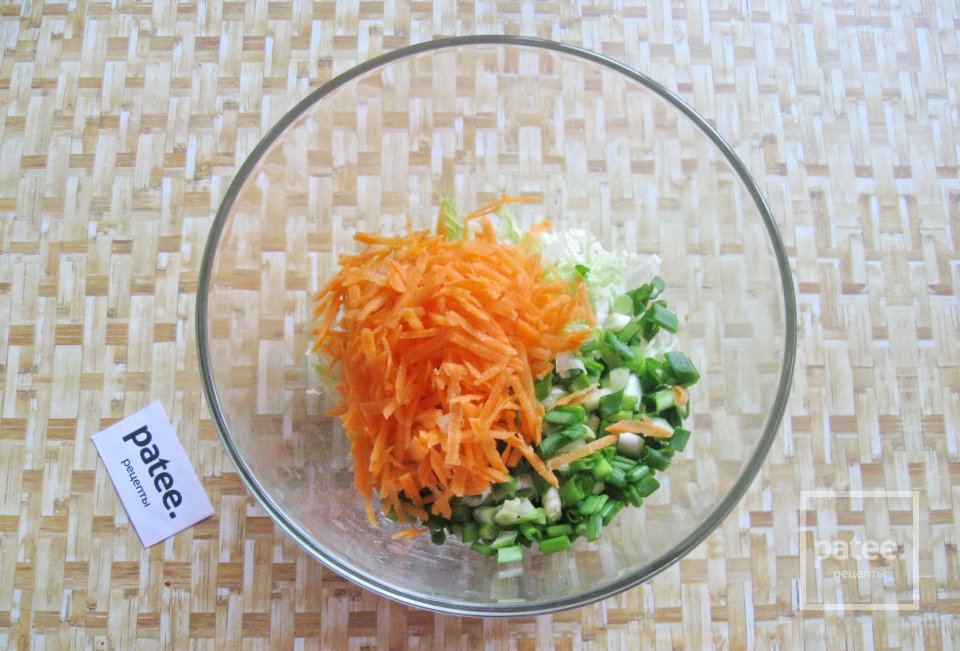 Салат с пекинской капустой и огурцами - Шаг 4