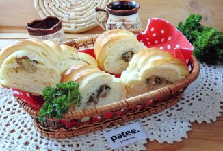 Калач с капустой и грибами