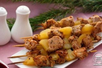 ШАШЛЫК ИЗ ИНДЕЙКИ С АНАНАСОМ В МЕДОВО-ЧЕСНОЧНОМ МАРИНАДЕ