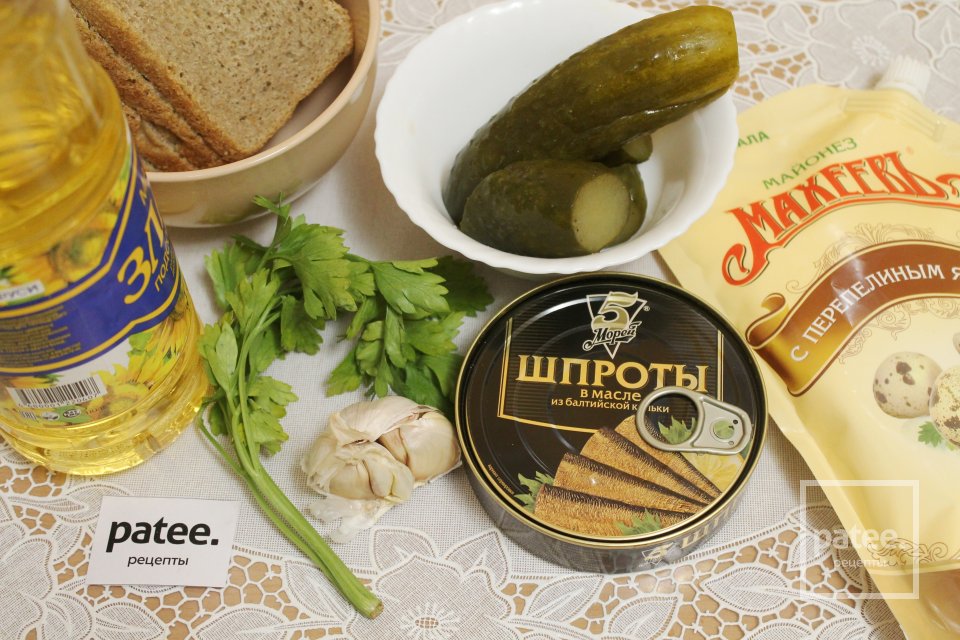 Бутерброды со шпротами "Советские" - Шаг 1