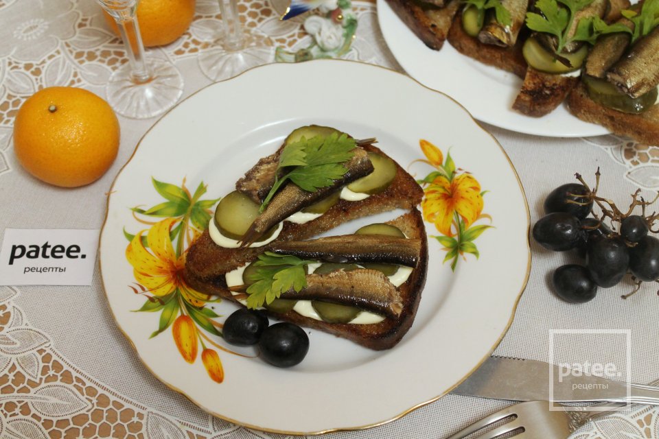 Бутерброды со шпротами "Советские" - Шаг 11