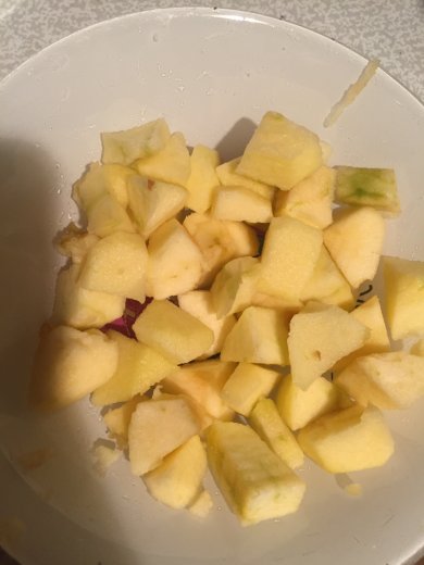 Запеканка с яблоком и изюмом - Шаг 4