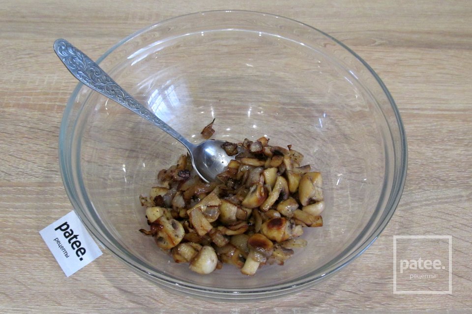 Салат с печенью и грибами - Шаг 7