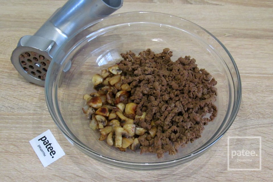 Салат с печенью и грибами - Шаг 8