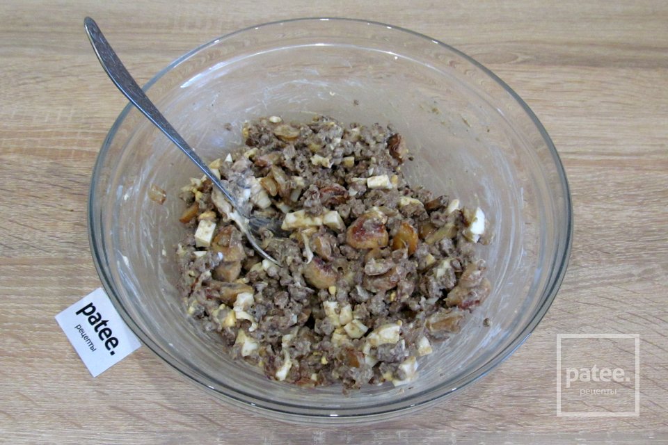 Салат с печенью и грибами - Шаг 11