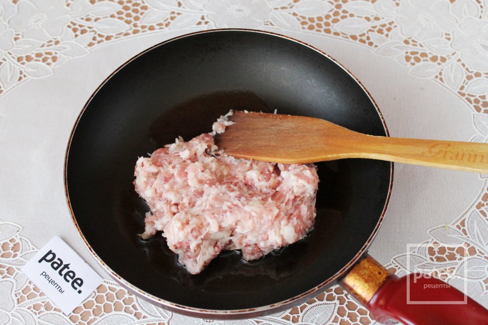 Заливной пирог с капустой и мясным фаршем - Шаг 6