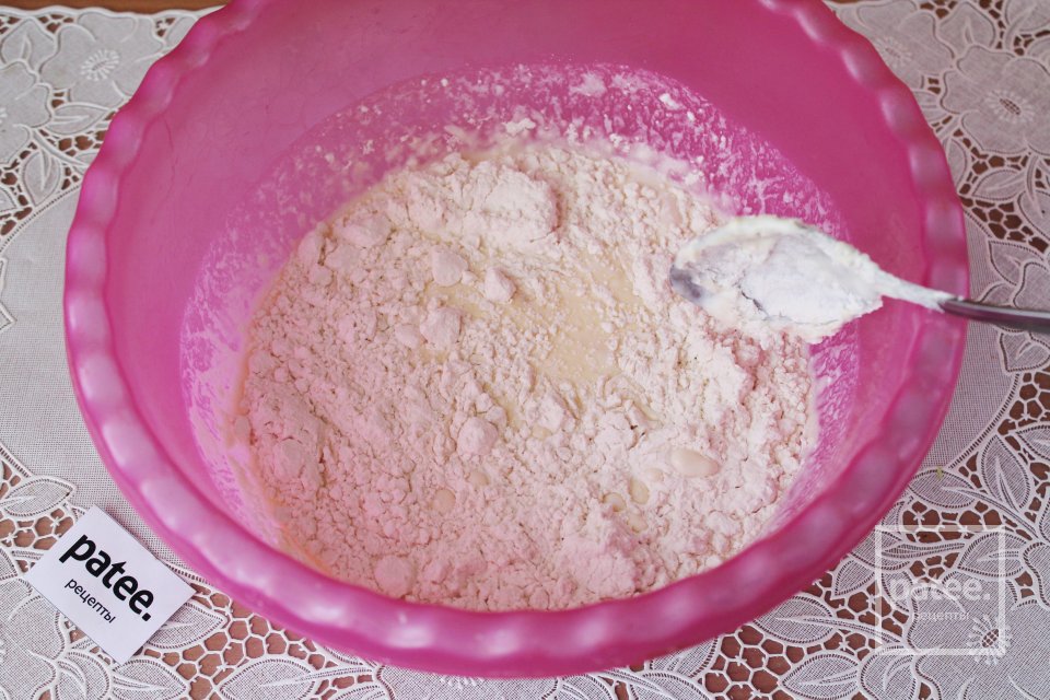 Заливной пирог с капустой и мясным фаршем - Шаг 12