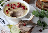Печеночный паштет с оливками и чесноком