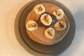 Панкейки с нутеллой и бананами)