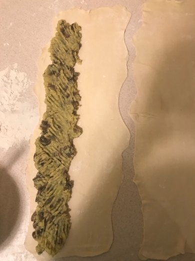 Слоёные пирожки с сосиской , с крабовыми палочками , с картошкой и грибами на скорую руку! - Шаг 2