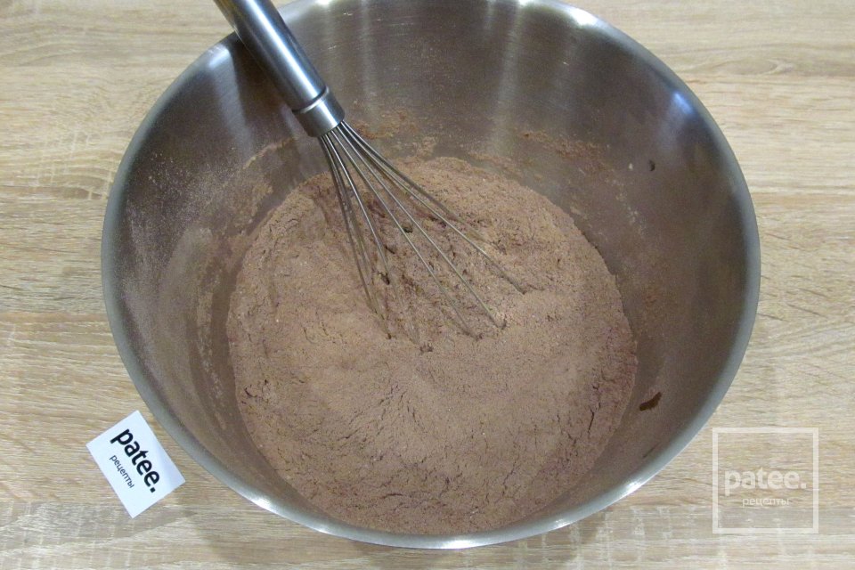 Шоколадный торт с вишней и маскарпоне - Шаг 7