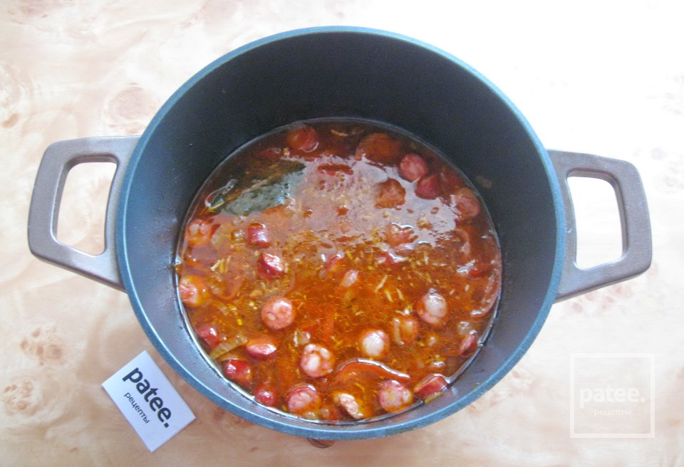 Гуляш из свинины с копчеными колбасками - Шаг 16