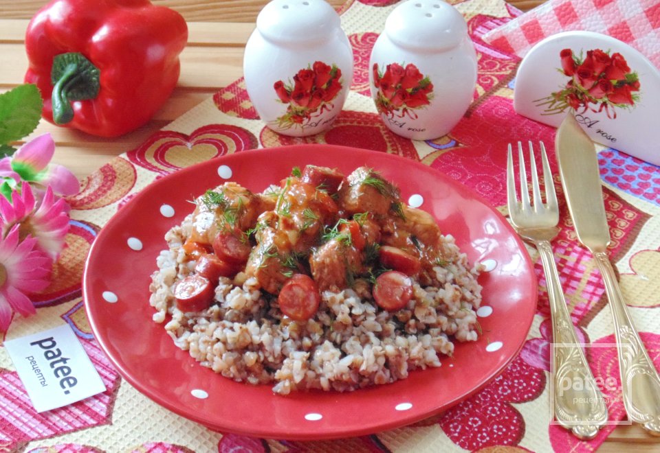 Гуляш из свинины с копчеными колбасками - Шаг 17