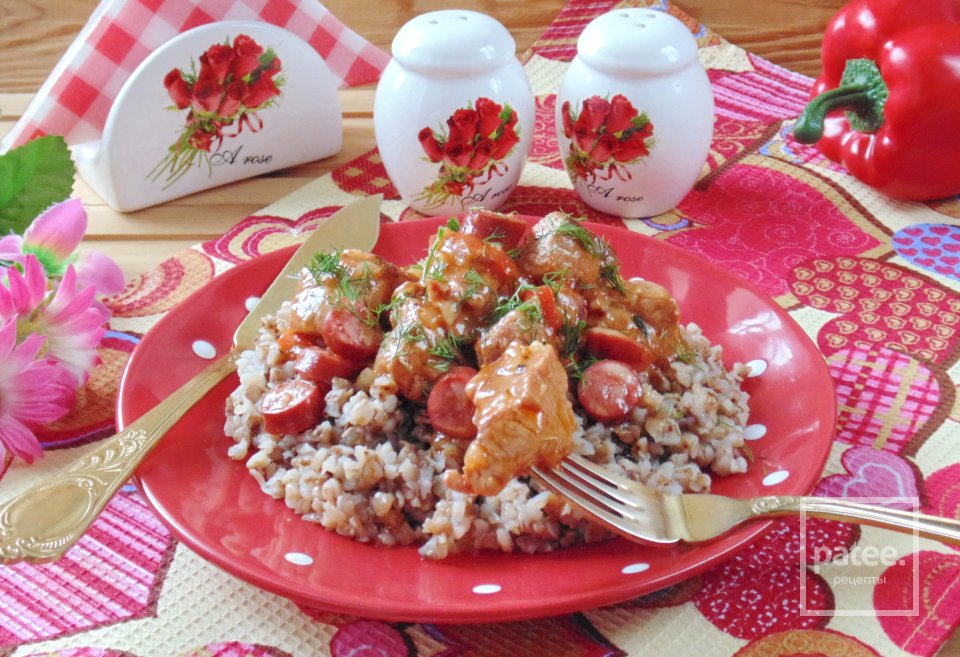 Гуляш из свинины с копчеными колбасками - Шаг 18