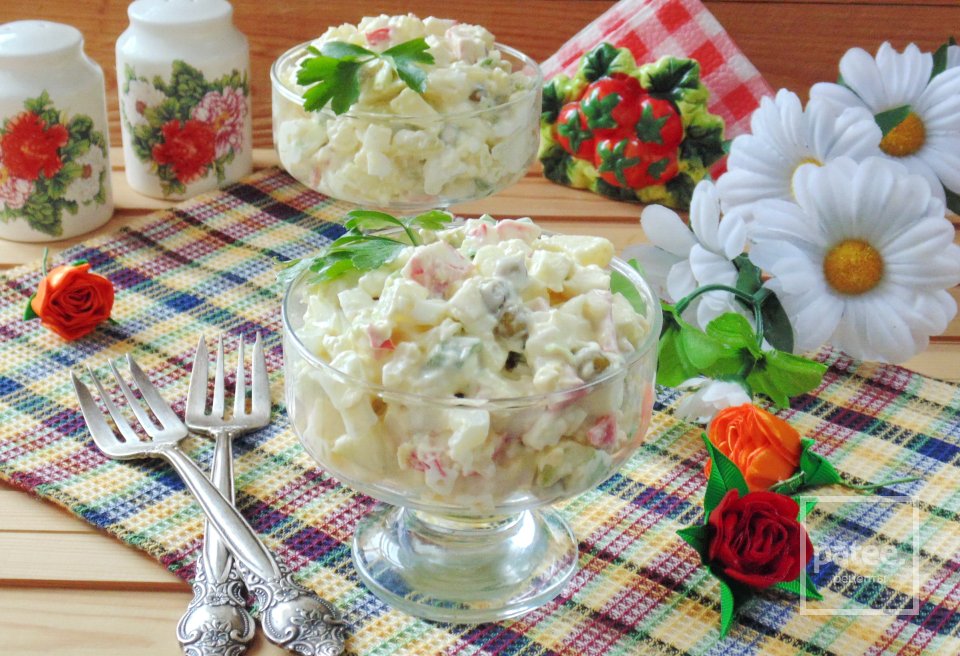 Салат с крабовыми палочками и яблоком рецепт с