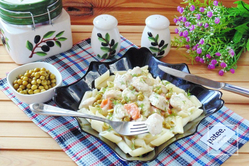 Куриное филе с зеленым горошком в сметане - Шаг 13