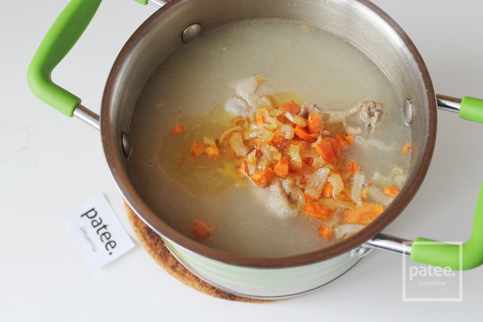 Куриный суп с перловкой - Шаг 13
