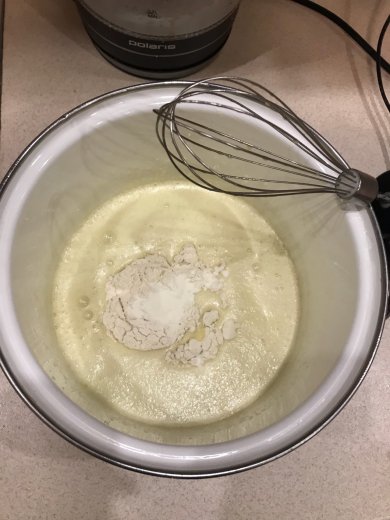 Вафельный тортик с белковым кремом и со сгущенкой ! - Шаг 2