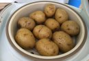Картофель в мундире в мультиварке.