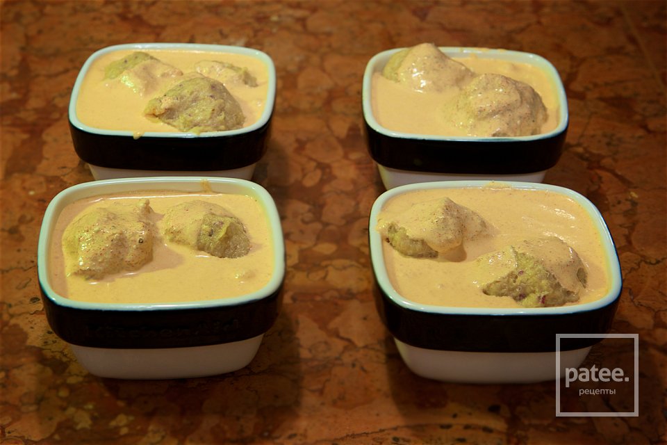 Тефтели из налима в сметанном соусе - Шаг 10