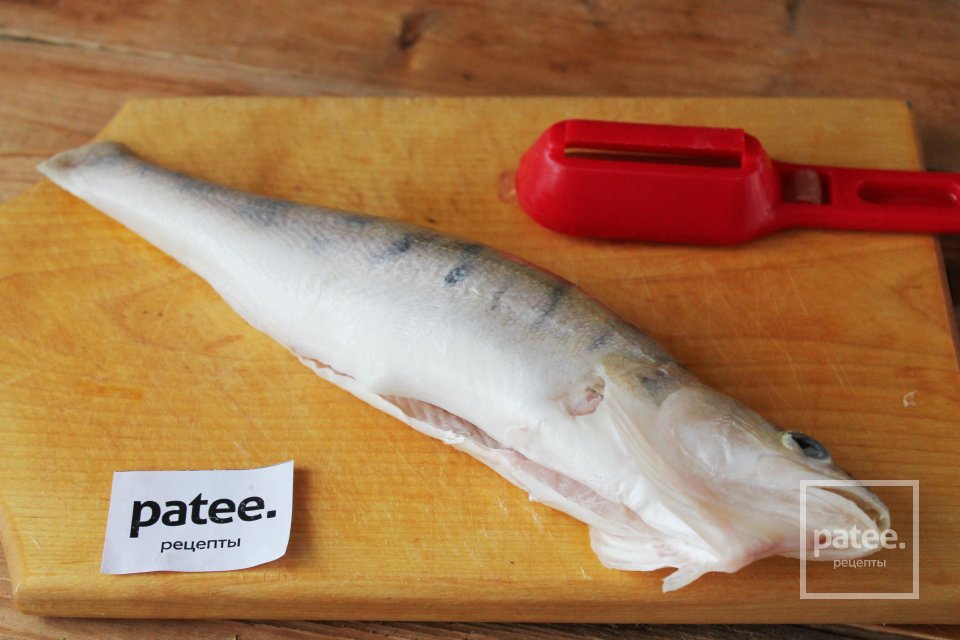 Судак с картофелем в духовке, запеченный со сметаной - Шаг 2