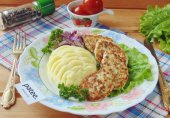 Оладьи из куриного филе и картофеля