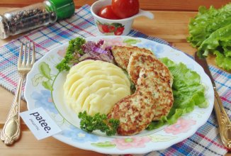 Оладьи из куриного филе и картофеля