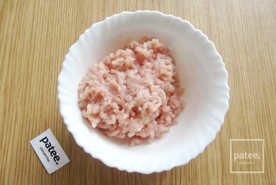 Оладьи из куриного филе и картофеля - Шаг 2