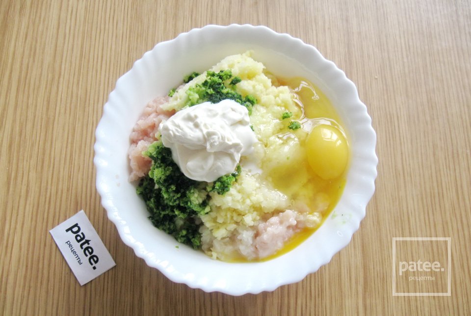 Оладьи из куриного филе и картофеля - Шаг 7