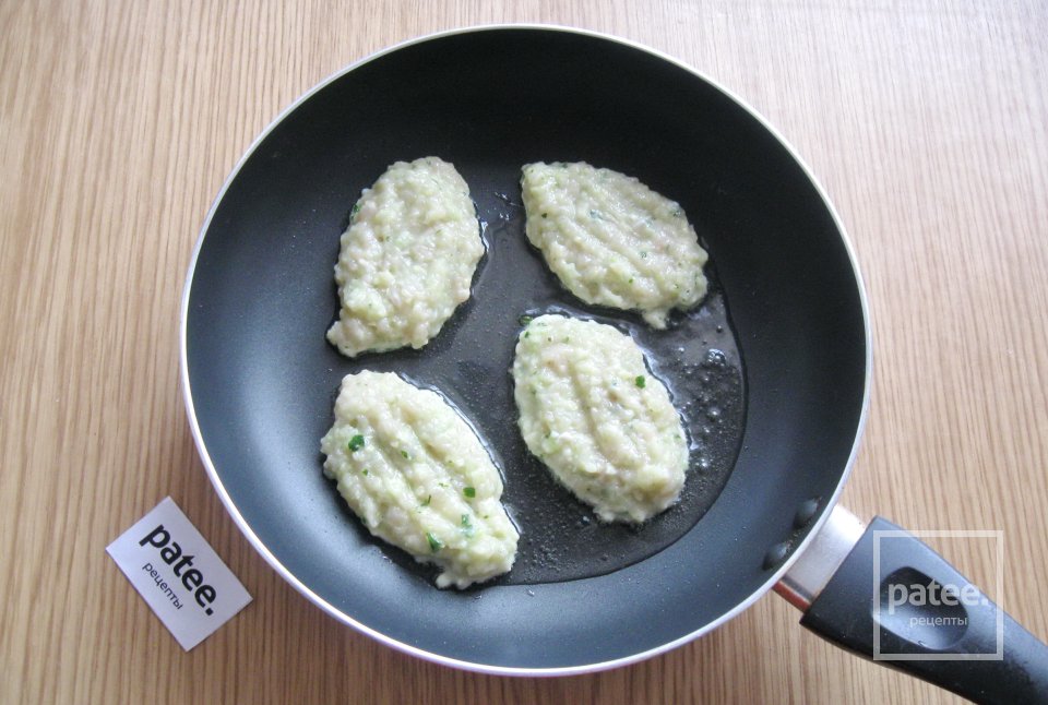 Оладьи из куриного филе и картофеля - Шаг 10