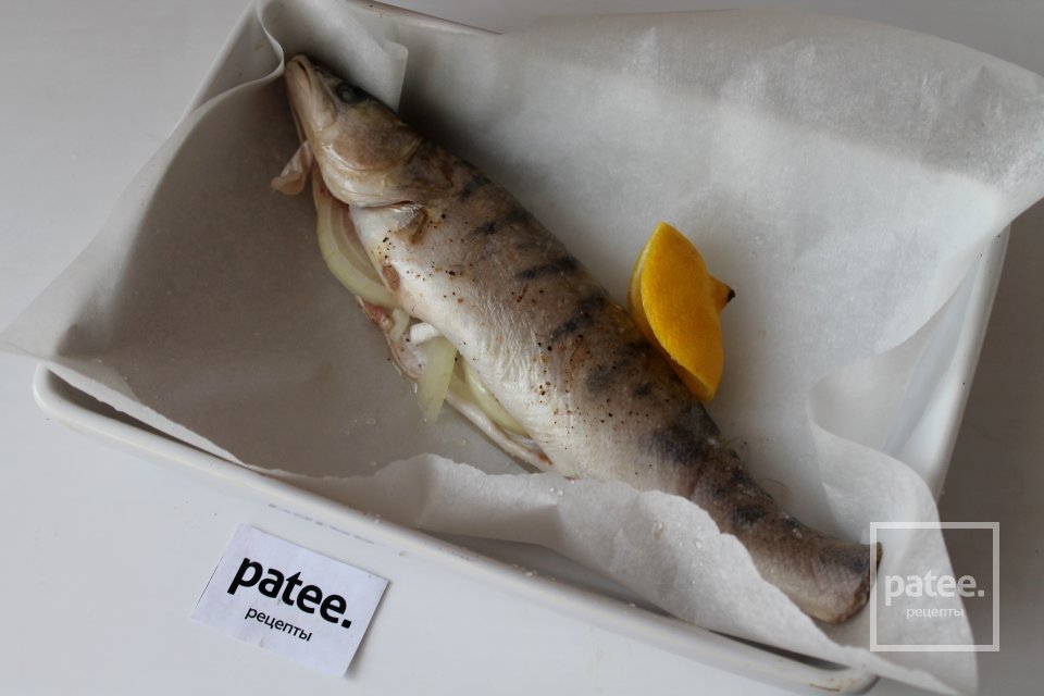 Судак с лимоном и тимьяном, запеченный в пергаменте - Шаг 8