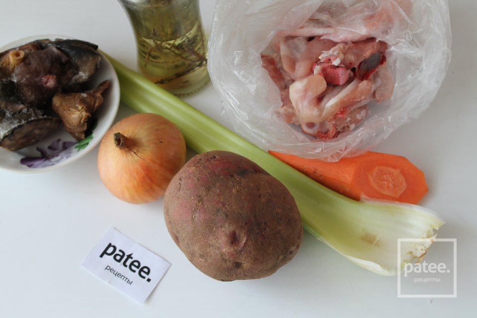 Грибной суп с курицей и вермишелью - Шаг 1