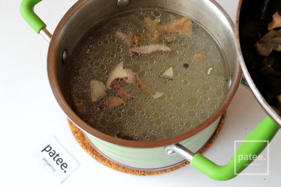 Грибной суп с курицей и вермишелью - Шаг 7