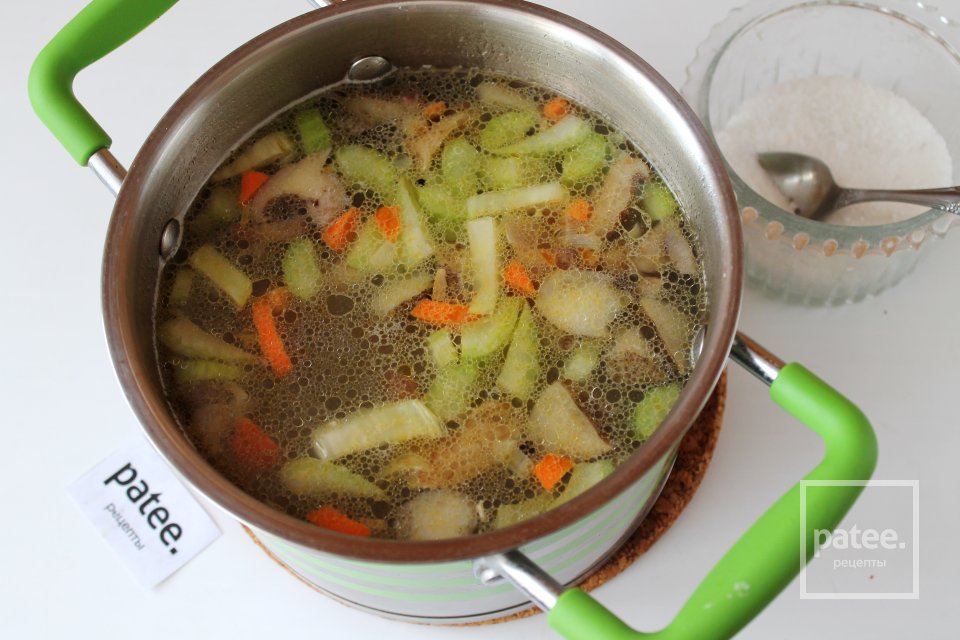 Грибной суп с курицей и вермишелью - Шаг 14