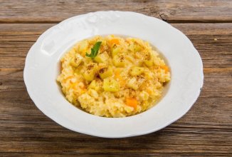 Каша из булгура с тыквой, курагой и яблоком