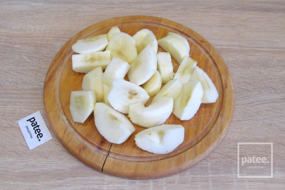 Пирог с яблоками на кефире - Шаг 10