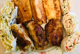 Рулетики из лаваша с картошкой и колбасой, с крабовыми палочками, с яйцами и плавленным сыром, сигара берек( турецкие пирожки ) на большой праздничный стол)