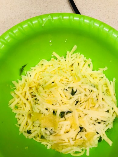 Рулетики из лаваша с картошкой и колбасой, с крабовыми палочками, с яйцами и плавленным сыром, сигара берек( турецкие пирожки ) на большой праздничный стол) - Шаг 3