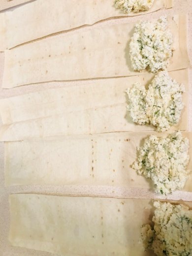 Рулетики из лаваша с картошкой и колбасой, с крабовыми палочками, с яйцами и плавленным сыром, сигара берек( турецкие пирожки ) на большой праздничный стол) - Шаг 5