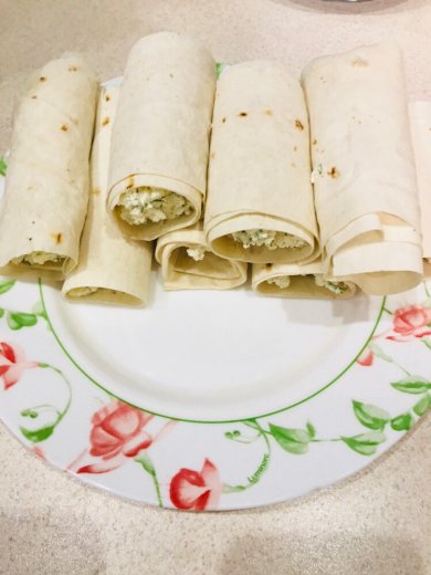 Рулетики из лаваша с картошкой и колбасой, с крабовыми палочками, с яйцами и плавленным сыром, сигара берек( турецкие пирожки ) на большой праздничный стол) - Шаг 6