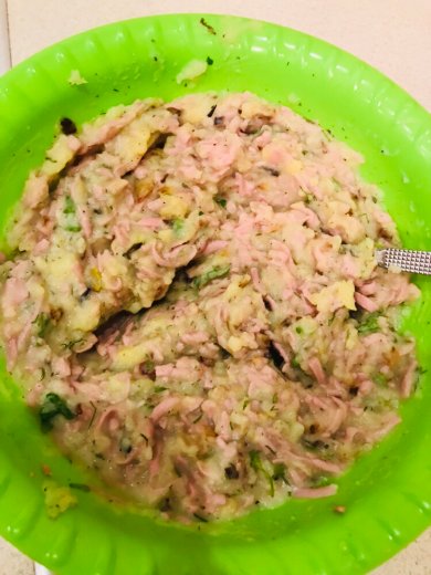 Рулетики из лаваша с картошкой и колбасой, с крабовыми палочками, с яйцами и плавленным сыром, сигара берек( турецкие пирожки ) на большой праздничный стол) - Шаг 10