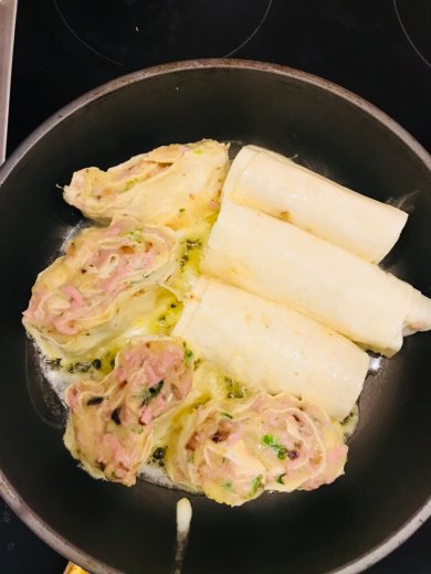 Рулетики из лаваша с картошкой и колбасой, с крабовыми палочками, с яйцами и плавленным сыром, сигара берек( турецкие пирожки ) на большой праздничный стол) - Шаг 13