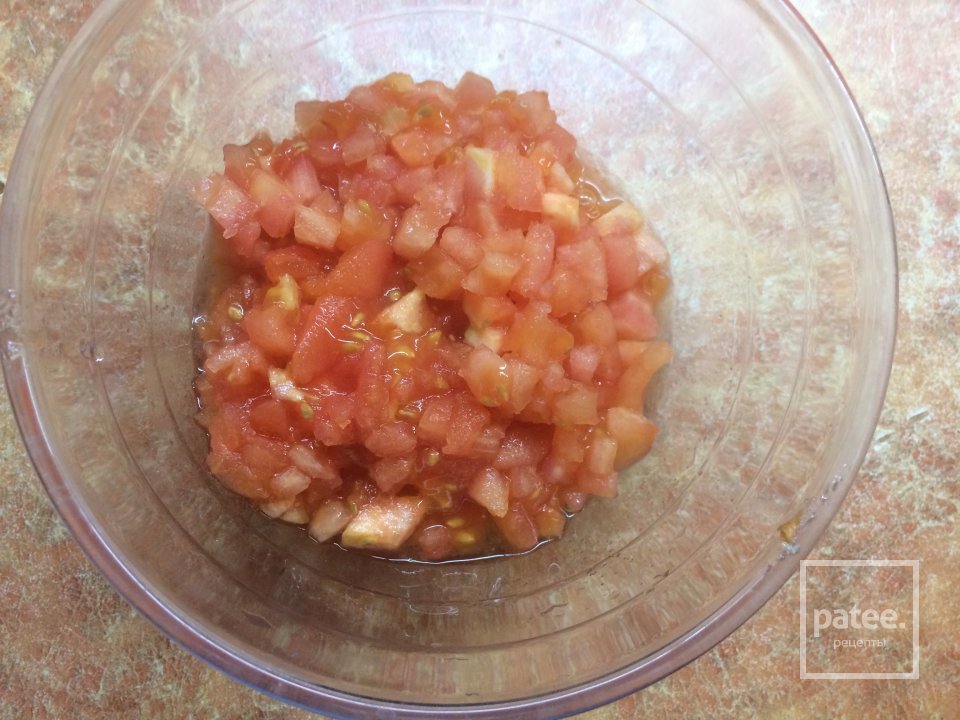 Сливочный суп с морепродуктами, томатами и пармезановыми гренками. Не - Шаг 2