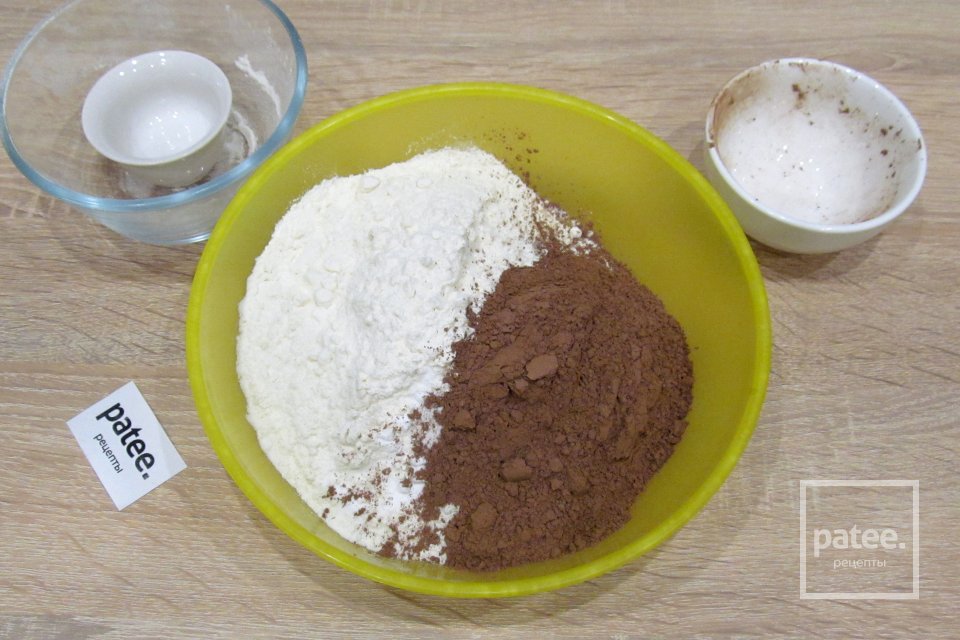 Шоколадные кексы с попкорном и M&M's - Шаг 6