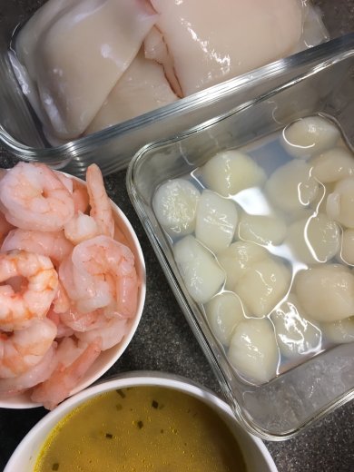 Паэлья 🥘 «Барса» с кальмарами, гребешками и креветками . - Шаг 2