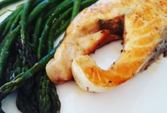 Стейк сёмги со спаржей в конверте