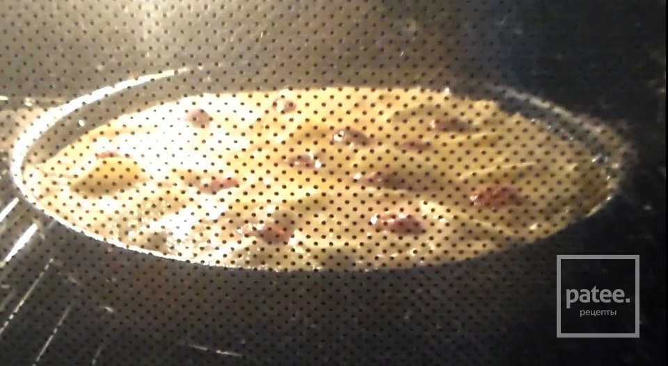 Пирог с яблоками и вишней - Шаг 5