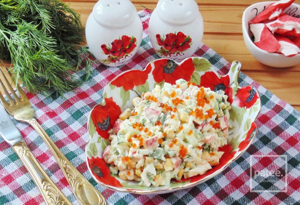 Салат с крабовыми палочками, кукурузой и свежим огурцом - Шаг 12