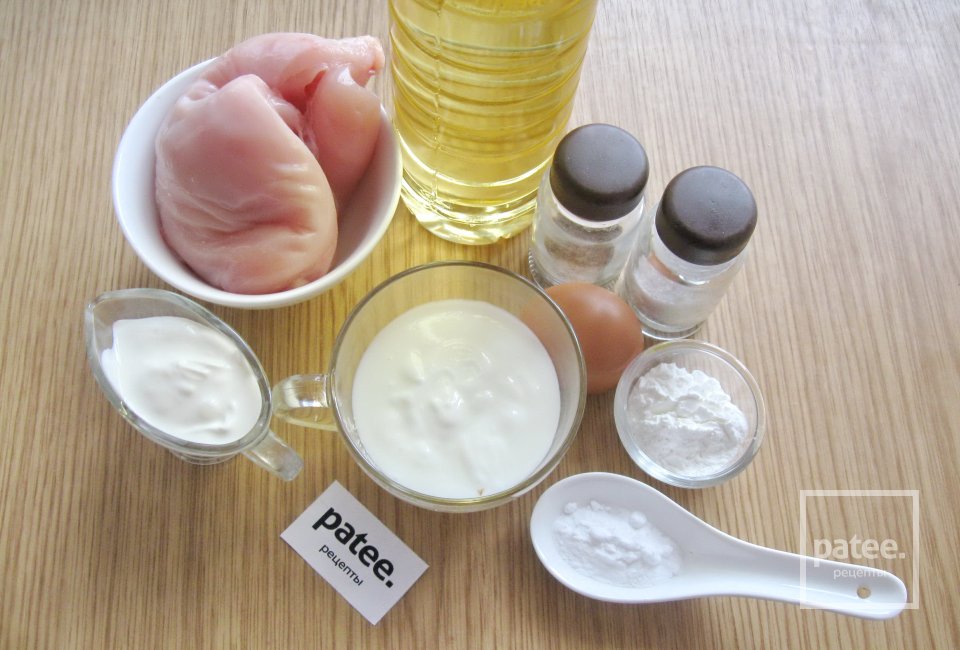Оладьи из куриного филе на кефире - Шаг 1